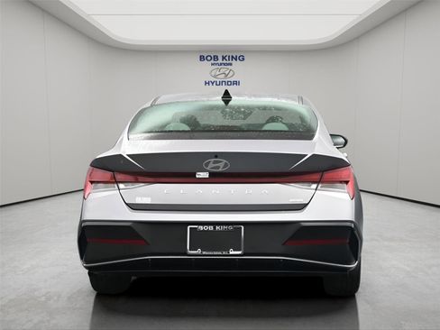 New 2026 Hyundai Elantra Limited FWD image 26