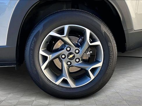 Certified 2024 Chevrolet Trax LT w/ LT Convenience Package image 33