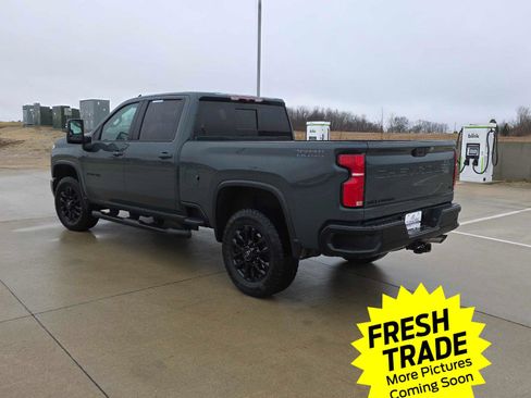 Used 2025 Chevrolet Silverado 2500 LT w/ Trail Boss Package image 2