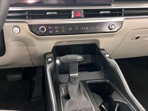 Certified 2026 Kia Sorento S w/ S Panoramic Sunroof Package FWD image 8