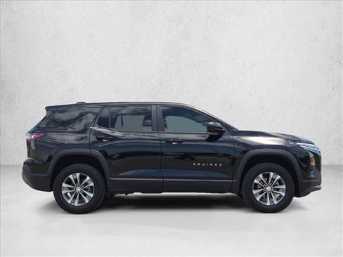 Used 2026 Chevrolet Equinox LT w/ Safety and Technology Package FWD image 4