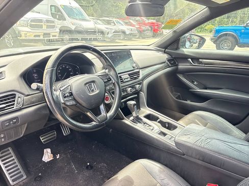 Used 2018 Honda Accord Sport image 6