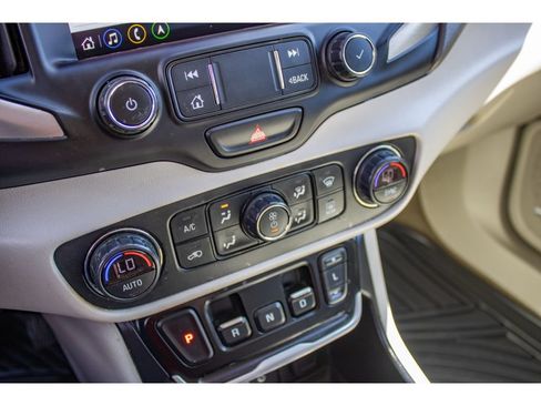 Used 2020 GMC Terrain Denali w/ Denali Premium Package AWD/4WD image 47
