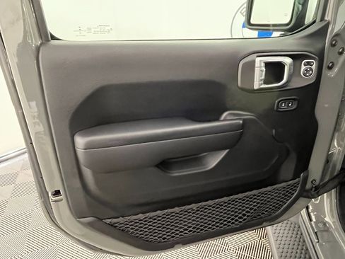 Used 2020 Jeep Wrangler Unlimited Sport image 24