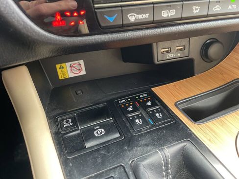 Used 2021 Lexus RX 350L Premium image 34