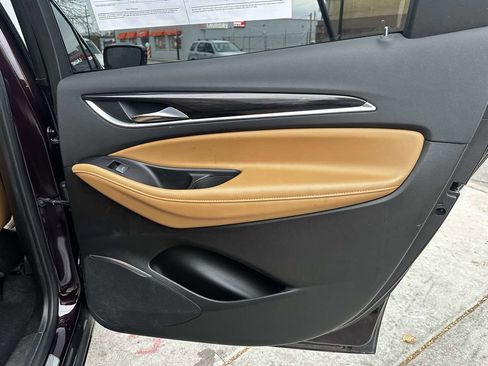 Used 2018 Buick Enclave Essence image 24