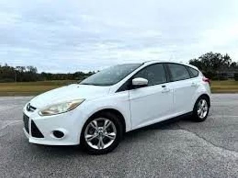 Used 2014 Ford Focus SE w/ Equipment Group 201A image 1