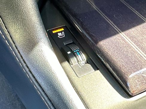 Used 2023 Lexus GX 460 Premium image 33