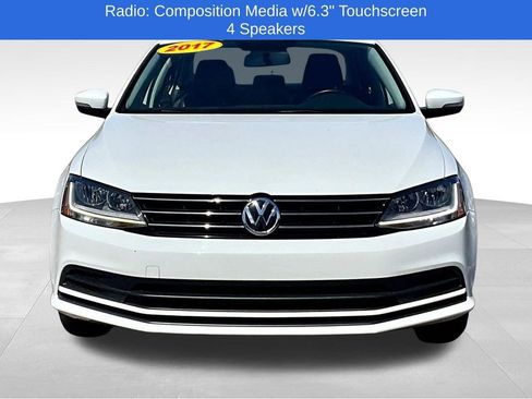 Used 2017 Volkswagen Jetta SE FWD image 2