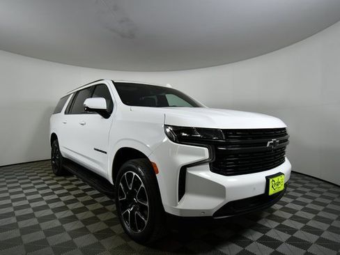 Used 2024 Chevrolet Suburban RST w/ Luxury Package image 9