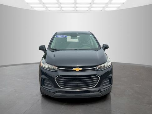 Used 2019 Chevrolet Trax LS FWD image 2