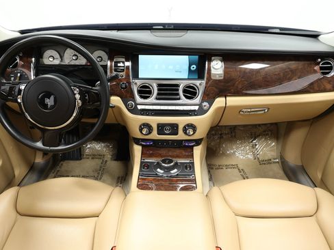 Used 2015 Rolls-Royce Ghost RWD image 43