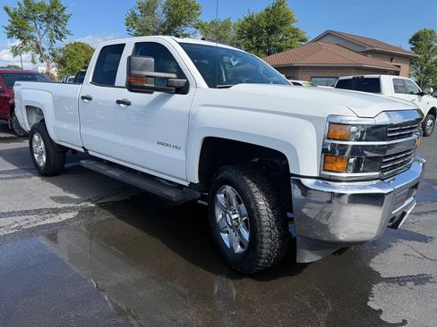 Used 2017 Chevrolet Silverado 2500 W/T w/ WT Convenience Package AWD/4WD image 3