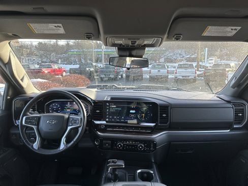 Used 2022 Chevrolet Silverado 1500 LT Trail Boss w/ Convenience Package II image 13