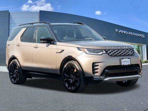 Used 2023 Land Rover Discovery Metropolitan Edition AWD/4WD image 3
