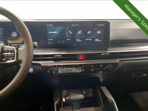 Used 2024 Kia Sorento LX FWD image 7