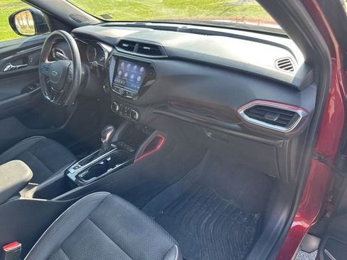 Used 2022 Chevrolet TrailBlazer RS w/ Sun and Liftgate Package image 27