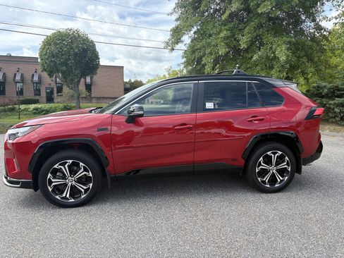 Used 2024 Toyota RAV4 XSE w/ Premium Package AWD/4WD image 4