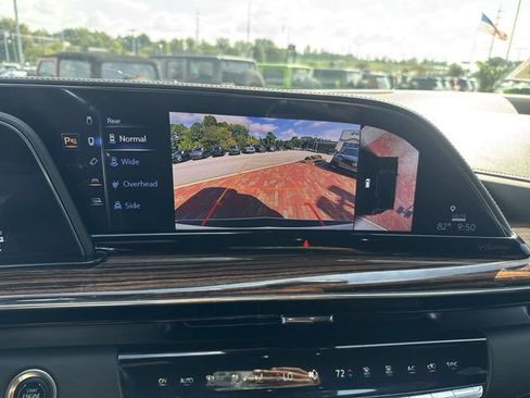 Used 2024 Cadillac Escalade ESV Premium Luxury RWD image 19