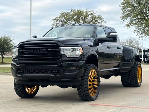 Used 2023 RAM 3500 Limited image 3