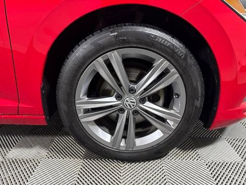 Used 2020 Volkswagen Jetta R-Line w/ R-Line Cold Weather Package image 9