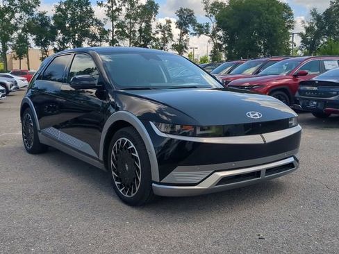 Used 2023 Hyundai Ioniq 5 Limited w/ Cargo Package AWD/4WD image 3