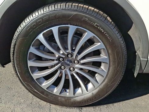 Used 2020 Lincoln Aviator Reserve w/ Equipment Group 201A image 7