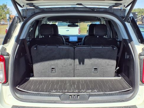 Used 2022 Ford Explorer Limited image 19