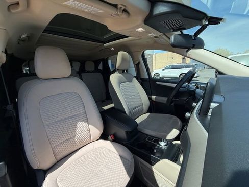 Used 2020 Ford Escape SE image 24