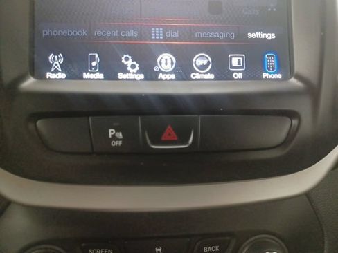 Used 2018 Jeep Cherokee Latitude Plus FWD image 26