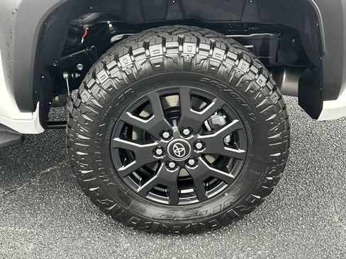 Certified 2025 Toyota 4Runner SR5 image 22