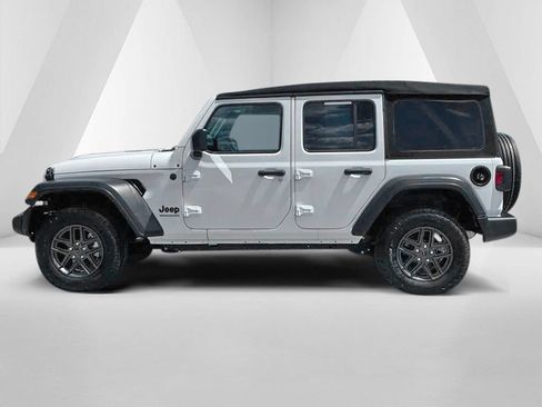 Used 2024 Jeep Wrangler Unlimited Sport AWD/4WD image 4