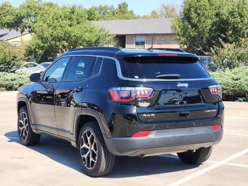 Used 2025 Jeep Compass Limited AWD/4WD image 7