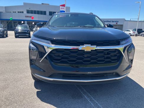 New 2026 Chevrolet Trax LT w/ Driver Confidence Package FWD image 2