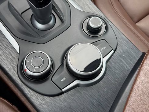 Used 2019 Alfa Romeo Stelvio RWD image 26