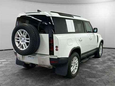 Used 2025 Land Rover Defender 110 S image 5