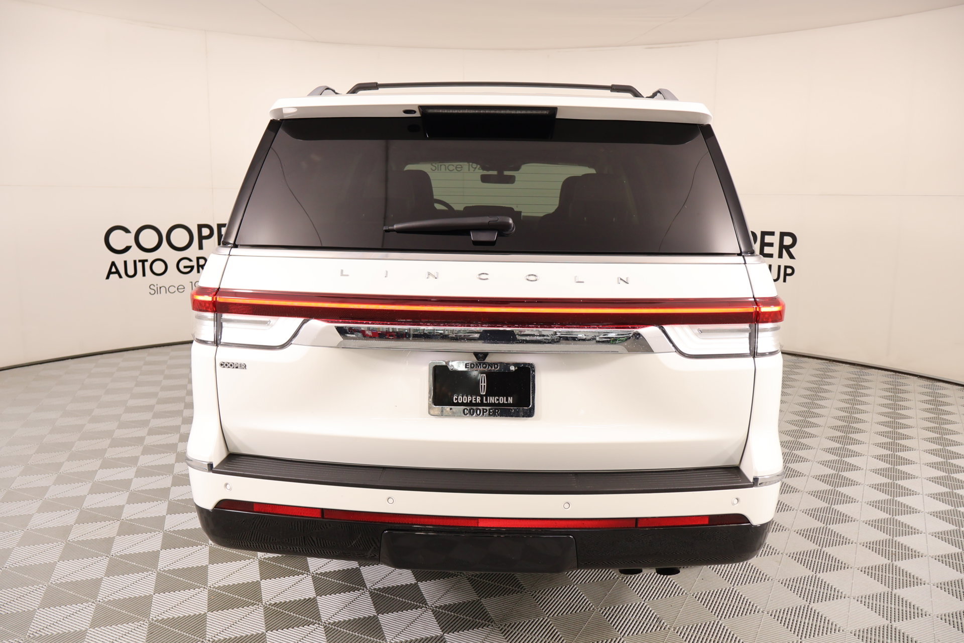 Used 2024 Lincoln Navigator Reserve AWD/4WD image 24
