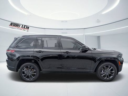 New 2026 Jeep Grand Cherokee Limited AWD/4WD image 2