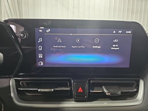 Used 2025 Chevrolet TrailBlazer LT AWD/4WD image 21