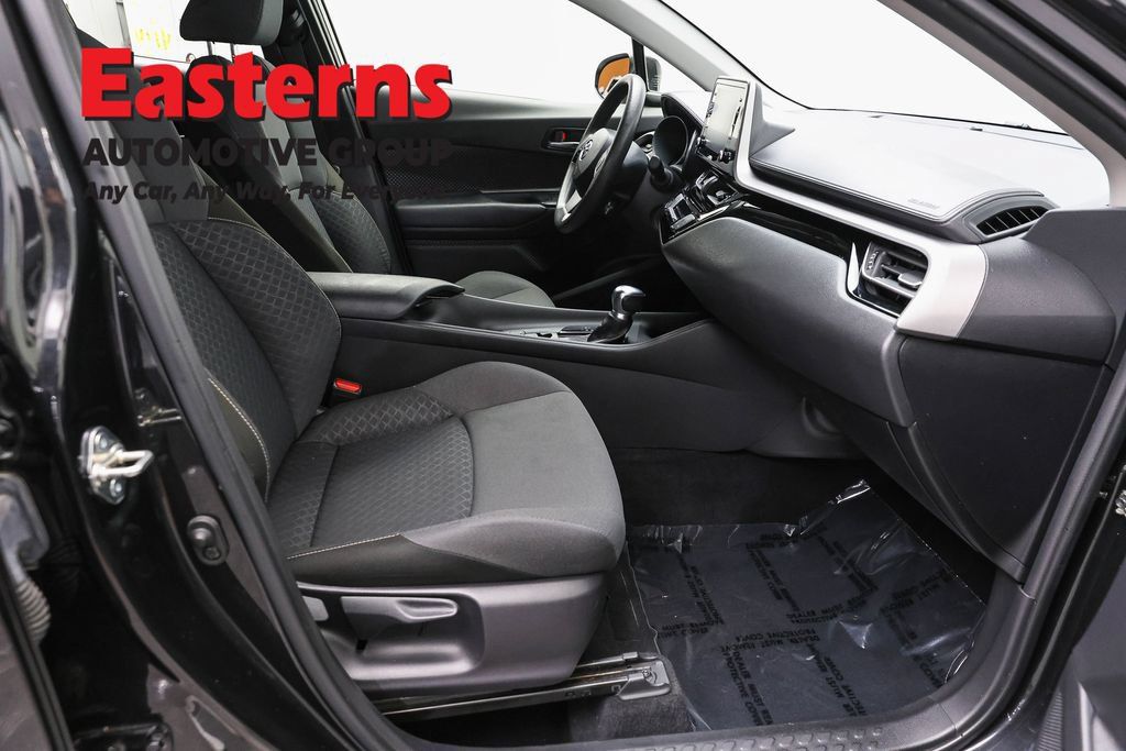 Used 2022 Toyota C-HR Limited FWD image 23