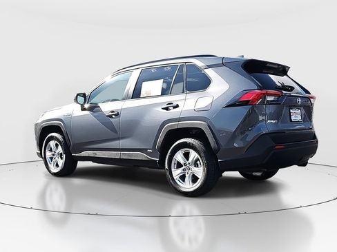 Used 2021 Toyota RAV4 LE w/ Carpet Mat Package (TMS) AWD/4WD image 7