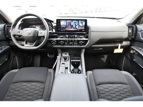 New 2026 Nissan Pathfinder SV w/ SV Premium Package FWD image 7