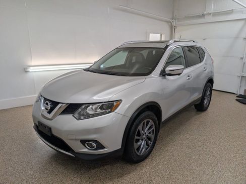 Used 2016 Nissan Rogue SL AWD/4WD image 2