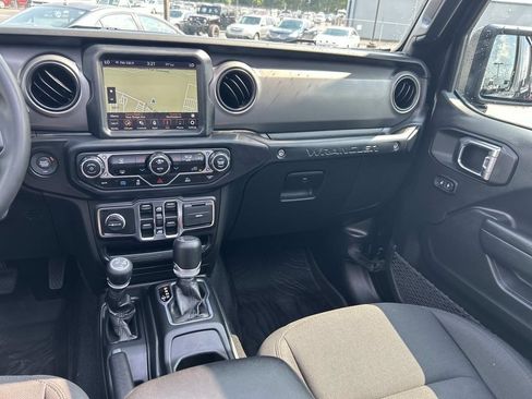 Used 2023 Jeep Wrangler Unlimited w/ Sun & Screen Package AWD/4WD image 19