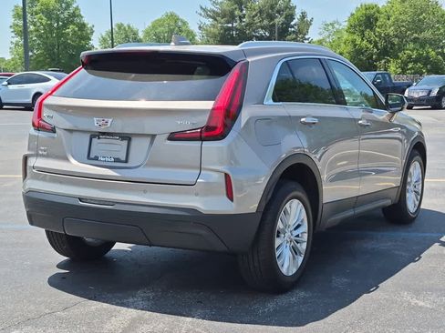 Used 2024 Cadillac XT4 Luxury w/ Cold Weather Package AWD/4WD image 3