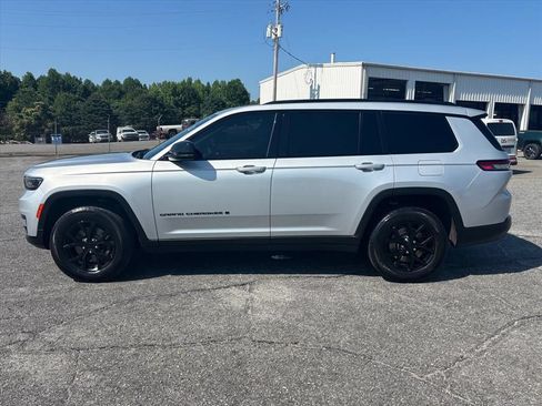 Used 2024 Jeep Grand Cherokee L Laredo AWD/4WD image 23