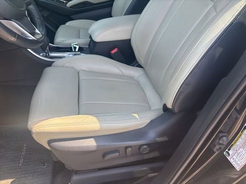 Used 2021 Subaru Ascent Limited w/ Technology Package image 35