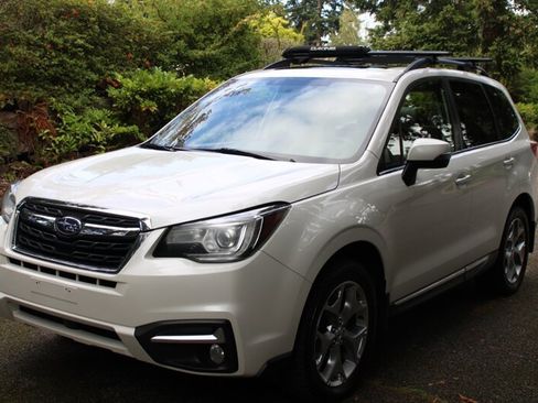 Used 2018 Subaru Forester 2.5i Touring AWD/4WD image 1