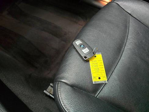 Used 2011 BMW 328i xDrive Sedan image 23