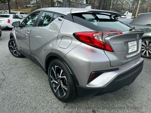 Used 2020 Toyota C-HR XLE image 5